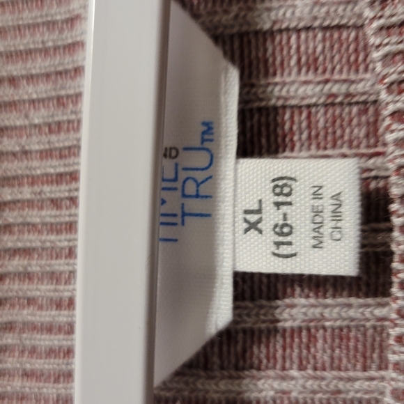 Elegant Pink and Cream Knit Dress - Picture 2 of 6